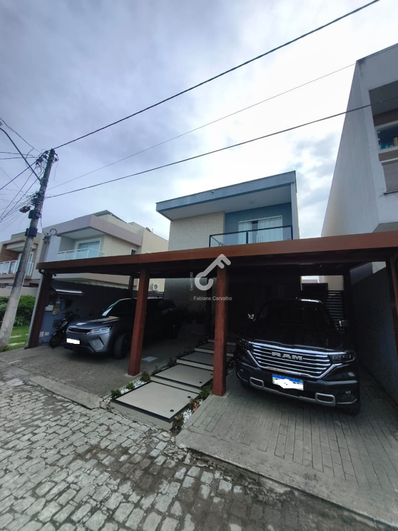 CAJI, Lauro de Freitas. Duplex PRONTO PARA MORAR, 4 quartos sendo 1 suíte com closet e 1 quarto térreo, condomínio. 180m² área, ENERGIA SOLAR. R$970.000,00. Agende sua visita.