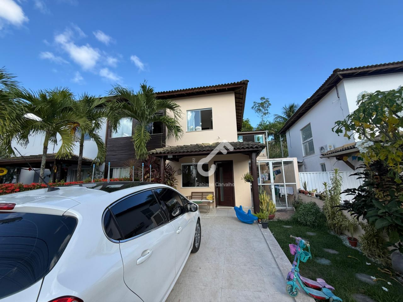 ESTRADA DO COCO, Abrantes. Duplex com 4 quartos sendo 1 suíte superior e 1 quarto térreo, ENERGIA SOLAR, 221,13m² área total, condomínio com infraestrutura. R$600.000,00. Agende sua visita.
