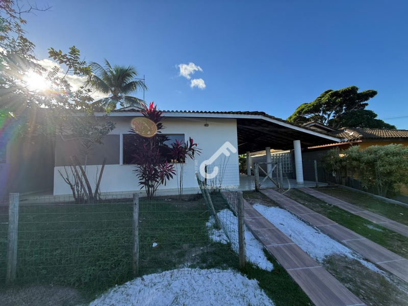 ESTRADA DO COCO, Abrantes. Casa térrea com 3 quartos sendo 2 suítes, 325m² de área total. Condomínio Portaria 24h com infraestrutura. R$790.000,00. Agende sua visita.