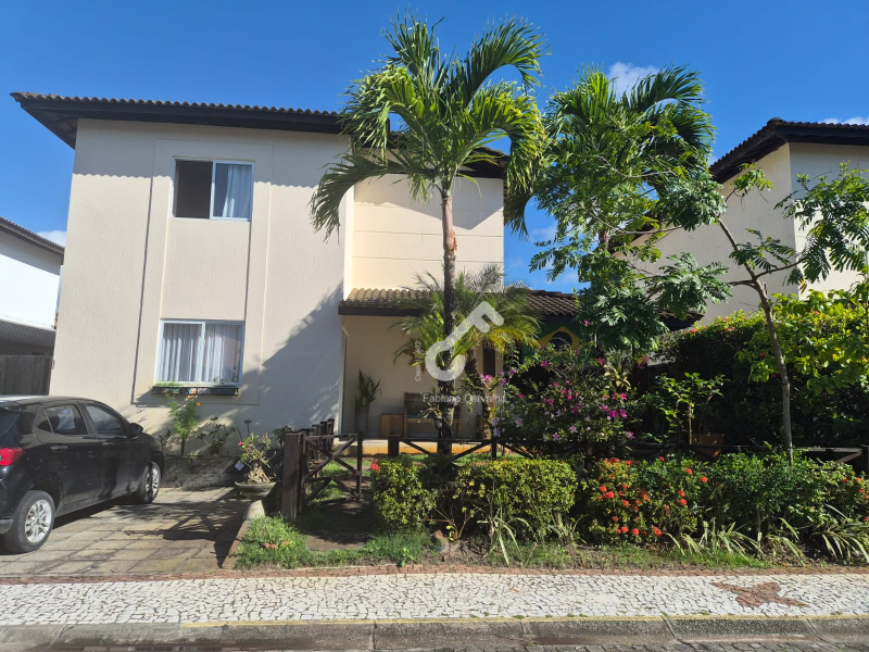 PRISCILA DUTRA, Lauro de Freitas. Duplex 4 quartos sendo 1 suíte superior com closet e 1 quarto térreo revertido para sala de TV, cond. fechado com infraestrutura. R$1.350.000,00. Agende.