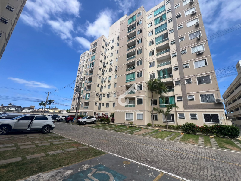 SOLAR DE VILAS, Lauro de Freitas. Apartamento térreo com GARDEN, composto de 2 quartos sendo 1 suíte, condomínio fechado com infraestrutura. R$2.500,00 locação ou R$450.000,00 venda. Agende.