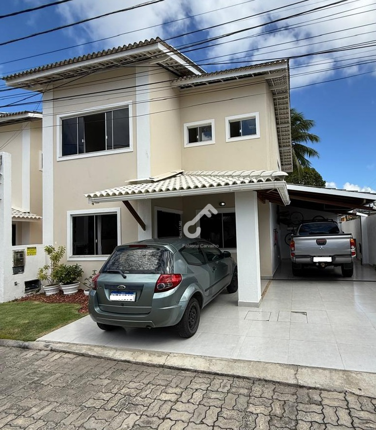 BURAQUINHO, Lauro de Freitas. Duplex (nascente) com ENERGIA SOLAR são 4 quartos sendo 3 suítes superiores e 1 quarto térreo. Condomínio fechado. R$890.000,00. Agende sua visita.