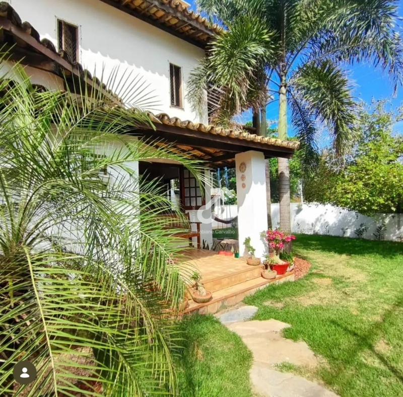 BURAQUINHO, Lauro de Freitas. Duplex (vista mar) são 3 suítes sendo 1 suíte térrea. Condomínio familiar fechado. R$850.000,00. Agende sua visita.