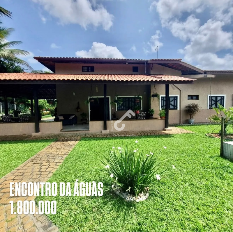 AVENIDA SANTOS DUMONT, Lauro de Freitas. Casa térrea ALTO PADRÃO, cond. fechado com infraestrutura, 4 quartos sendo 3 suítes, ENERGIA SOLAR, 2990m² de área. R$1.800.000,00. Agende sua visita.