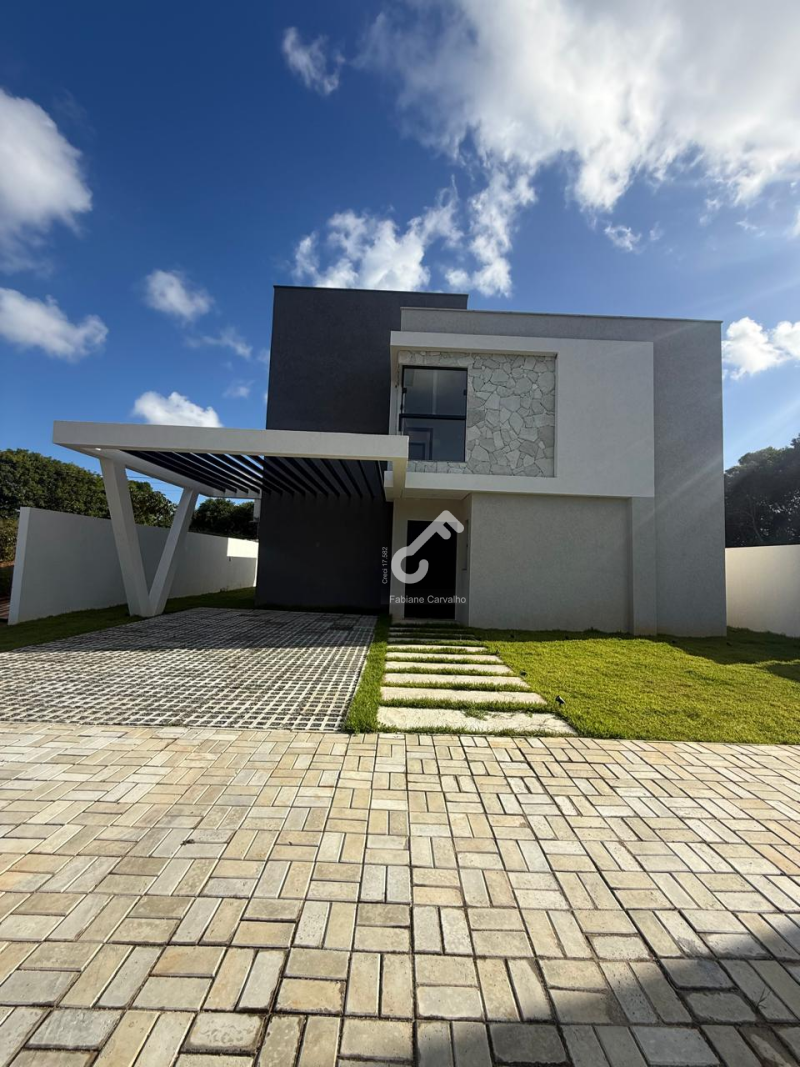 NATURAVILLE, Litoral Norte. Duplex ALTO PADRÃO, cond. com total infraestrutura, 4 quartos sendo 1 suíte máster e 2 quartos demi-suíte, 1 quarto térreo. 420m². R$899.000,00. Agende sua visita.