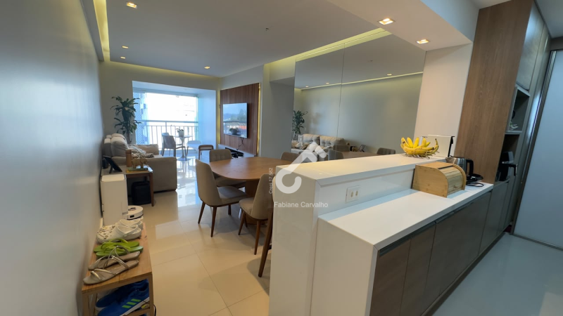 BURAQUINHO, Lauro de Freitas. Apartamento VISTA MAR composto de 3 quartos sendo 1 suíte, 87,36m², condomínio fechado com portaria 24h e infraestrutura. R$799.000,00. Agende sua visita.