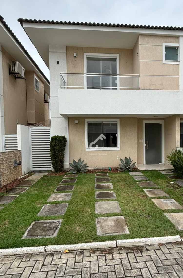IPITANGA, Lauro de Freitas. Duplex PRONTO PARA MORAR composto de 3 quartos sendo 1 suíte com closet, 115m². Condomínio fechado. R$650.000,00. Agende sua visita.