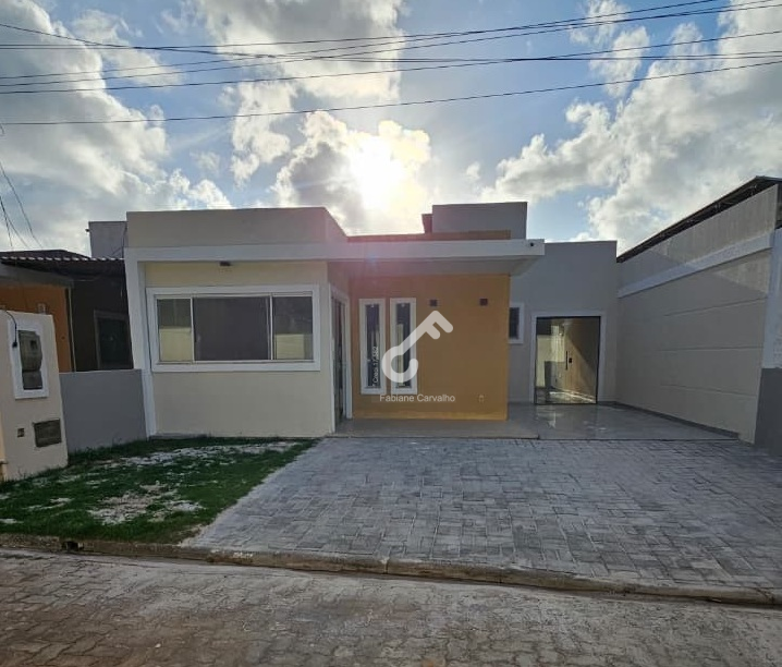 ESTRADA DO COCO, Abrantes. Casa térrea composta de 2 quartos sendo 1 suíte e 1 quarto de visitas externo, condomínio familiar fechado. R$450.000,00. Agende sua visita.