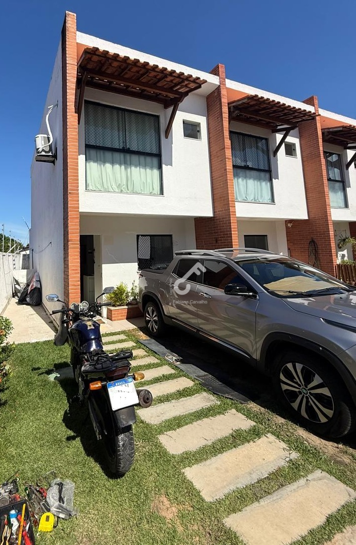 CENTRO, Lauro de Freitas. Duplex em condomínio fechado familiar composta de 2 suítes superiores. Área de 150m². R$485.000,00. Agende sua visita.