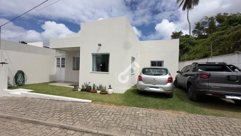 ESTRADA DO COCO, Abrantes. Casa (térrea) composta de 3 quartos sendo 1 suíte, condomínio com piscina e espaço gourmet. 160m² de área construída. R$550.000,00. Agende sua visita.