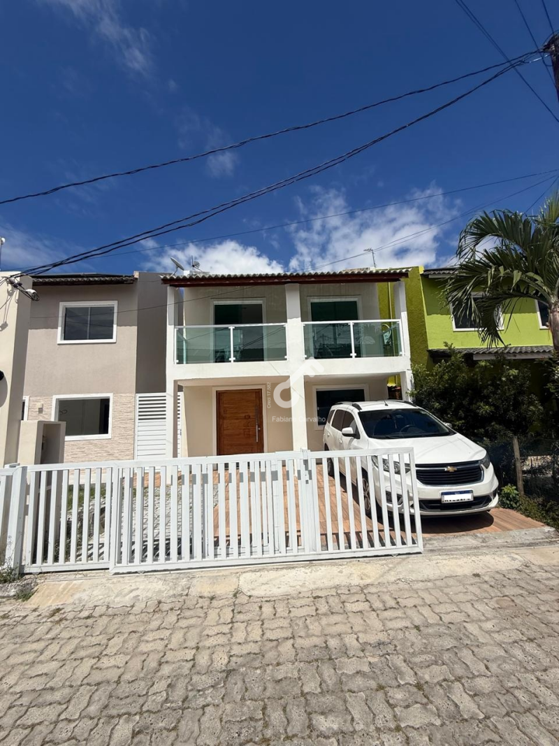 ESTRADA DO COCO, Abrantes. Duplex composto de 2 quartos superiores sendo sendo 1 suíte, condomínio fechado com piscina e área gourmet. R$390.000,00. Agende sua visita.