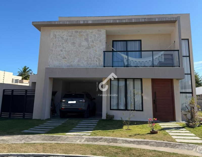 ESTRADA DO COCO, Abrantes. Duplex com 3 suítes sendo à master com hidro e closet,  ENERGIA SOLAR, condomínio fechado com infraestrutura, 210m² área construída. R$1.390.000,00. Agende!