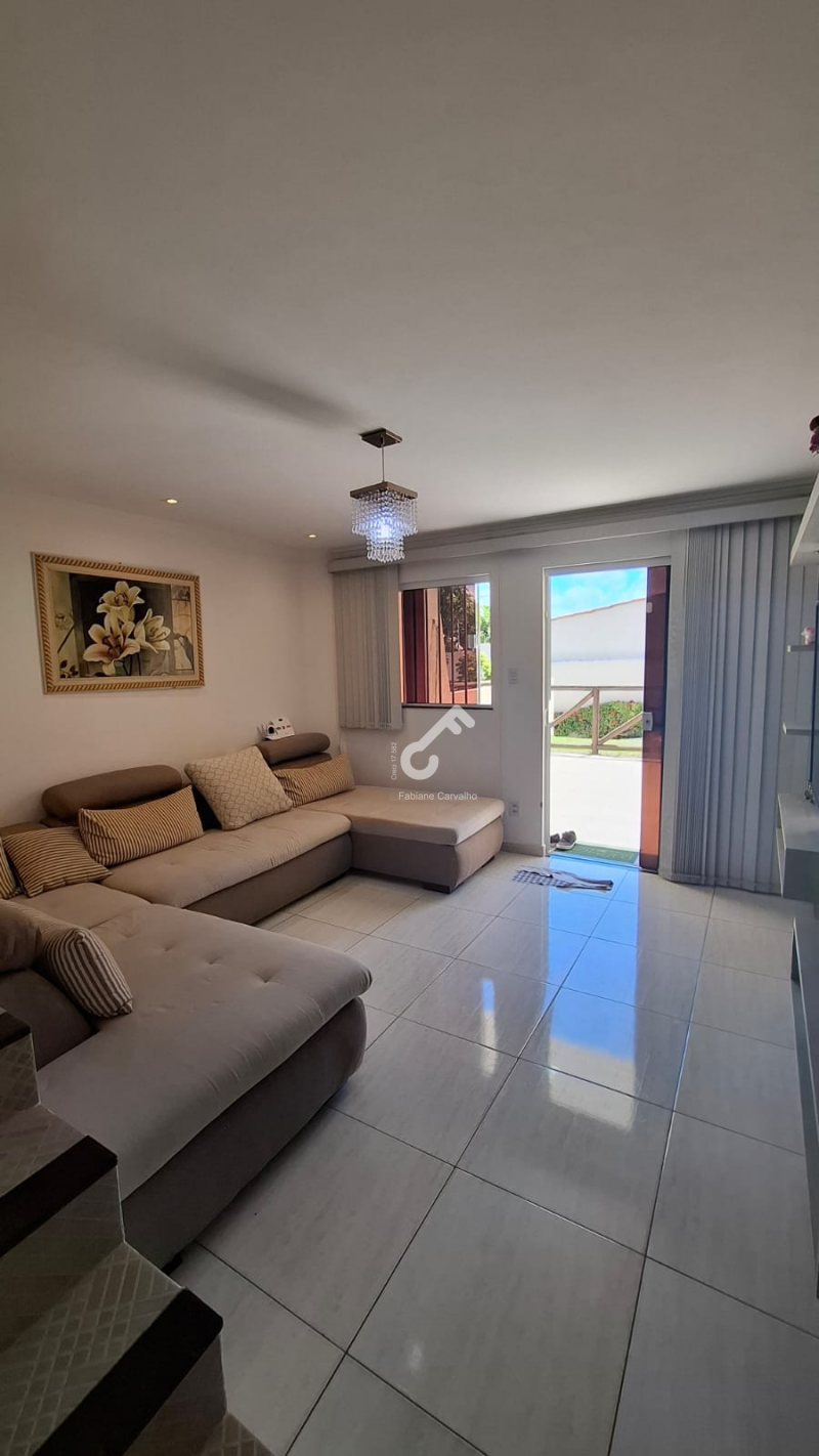 IPITANGA, Lauro de Freitas. Village duplex em condomínio fechado, composto de 2 suítes superiores. ENERGIA SOLAR. Área de 150m². R$480.000,00. Agende sua visita.