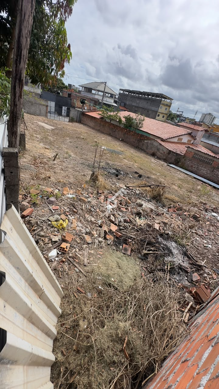 CENTRO, Lauro de Freitas. Terreno plano em L com 630m² total com saída para 2 ruas. R$441.000,00. Agende sua visita.