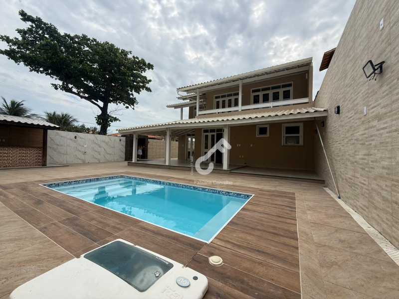 VILAS DO ATLÂNTICO, Lauro de Freitas. Duplex composto de 5 quartos sendo 1 suíte superior e 1 suíte térrea, ENERGIA SOLAR, 401,71m² de área. R$9.500,00 locação. Agende sua visita.