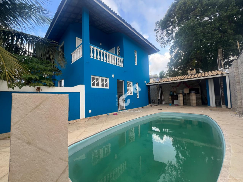 PITANGUEIRAS, Lauro de Freitas. O F E R T A ! Duplex em cond. fechado com 4 quartos sendo 2 suítes, quarto térrea. São 129,85m² de área construída. R$780.000,00. Agende sua visita.