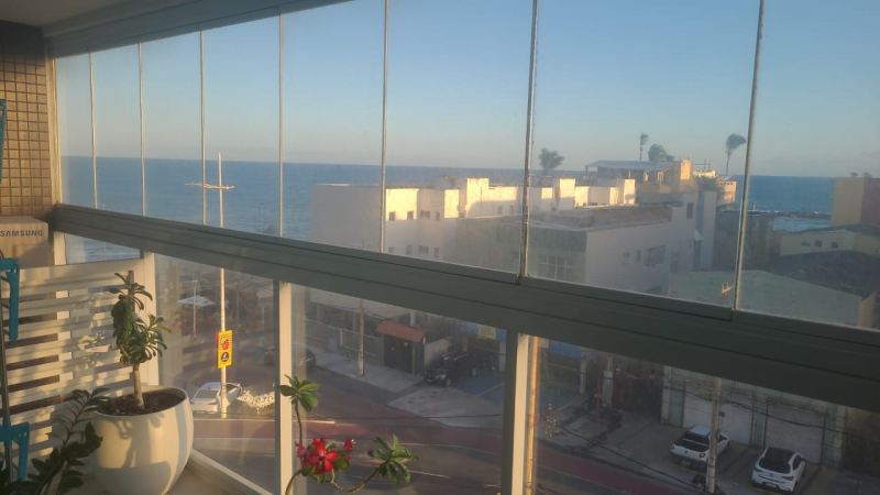 Apartamento de 1/4 com varandão vista mar na Amaralina