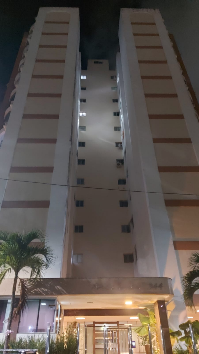 Excelente apartamento de 02 quartos com suíte e varandas no Candeal