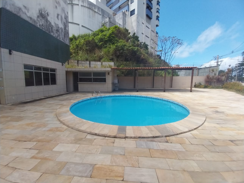 Apartamento de 01 quarto com dependência na Avenida Anita Garibaldi