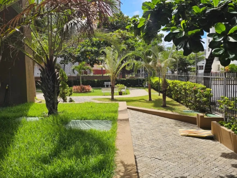 Apartamento  de 04 quartos sendo 02 suítes na Pituba