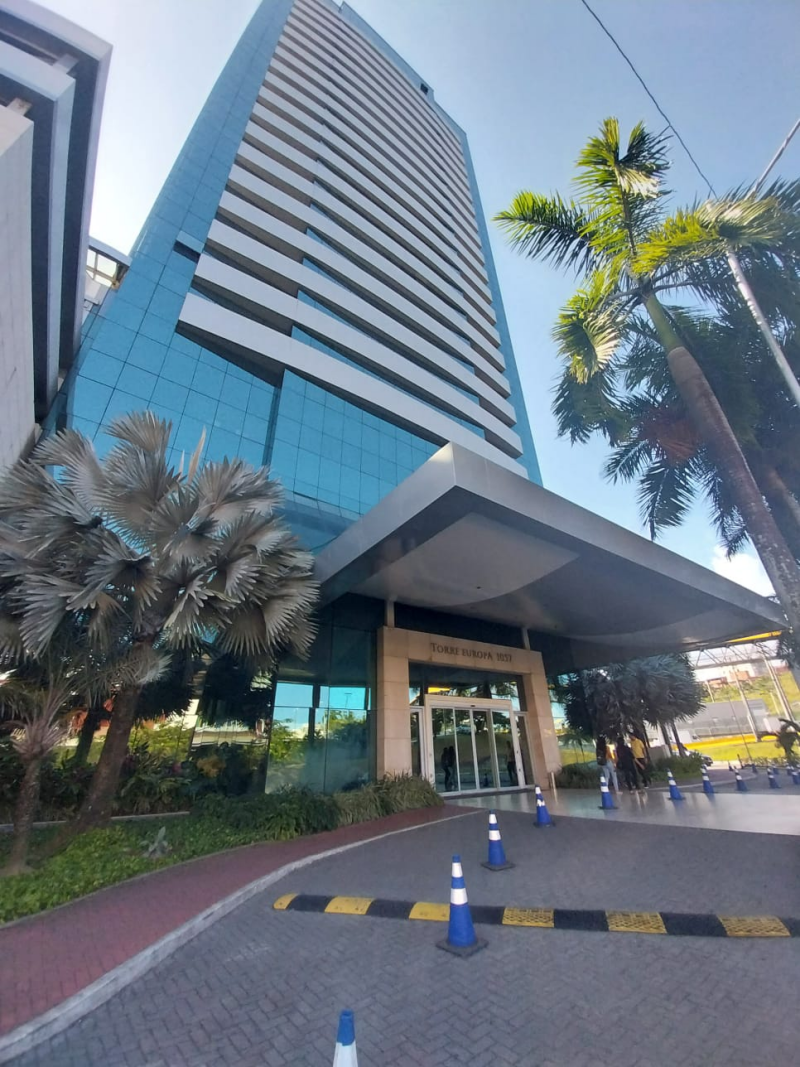 SALA COMERCIAL A VENDA NO CAMINHO DAS ARVORES