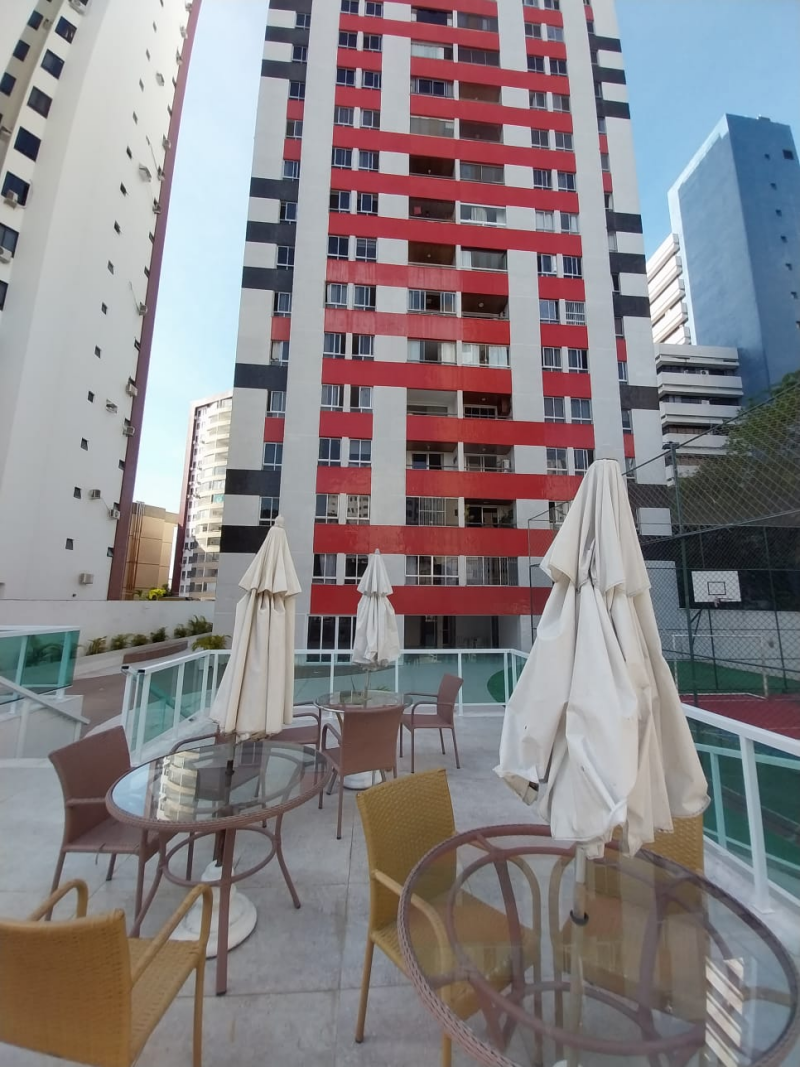 Apartamento de 03 quartos com suíte na Pituba