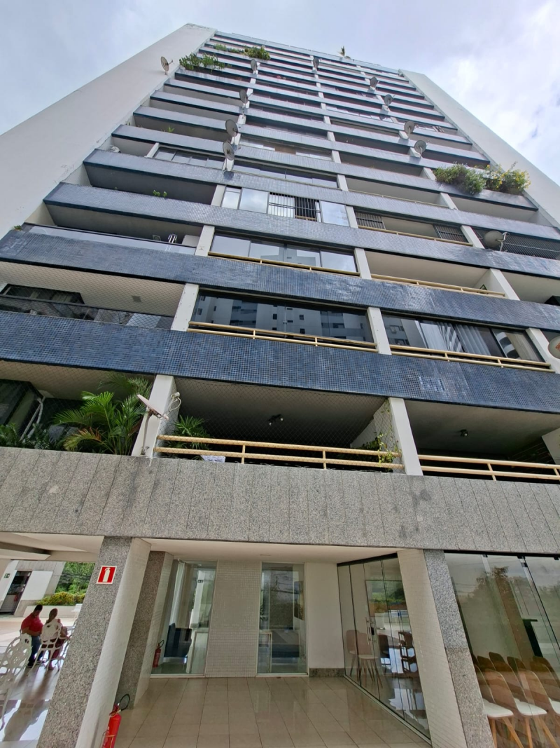 Cobertura a venda de 03 quartos com suíte no caminho das Árvores