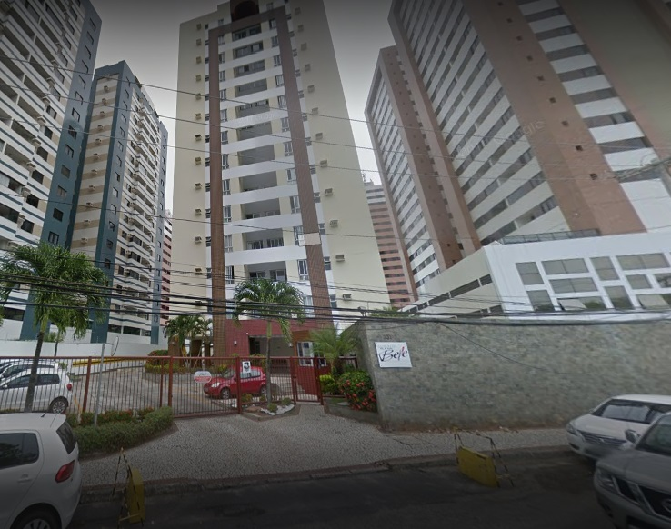 Apartamento á venda de 02 quartos com suíte e varanda no Stiep