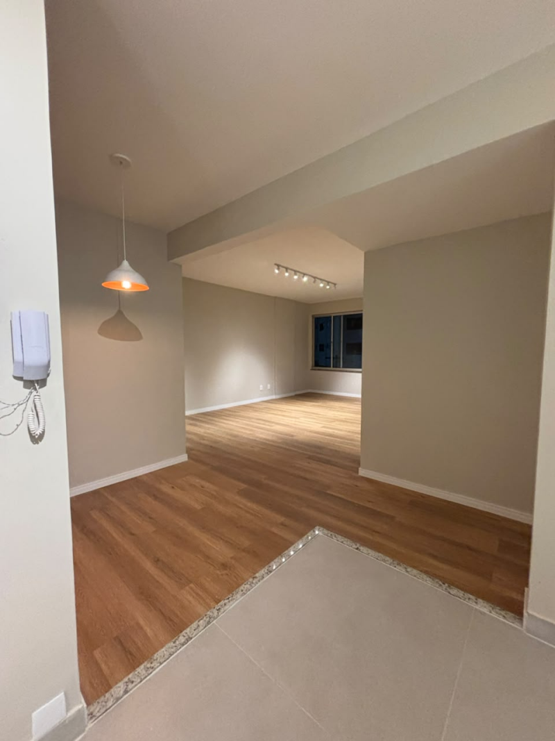 Apartamento á venda de 03 quartos e suíte na Pituba
