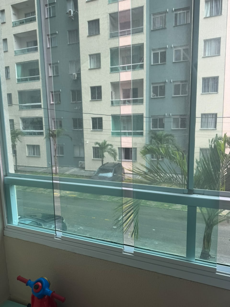 Apartamento á venda de 02 quartos com suíte e varanda em Narandiba