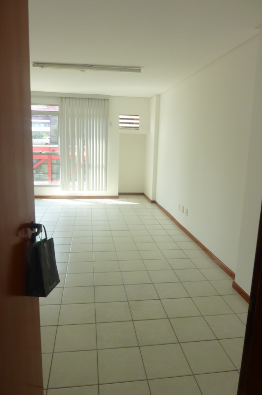 Edf. Antares - Sala Comercial 25 m²