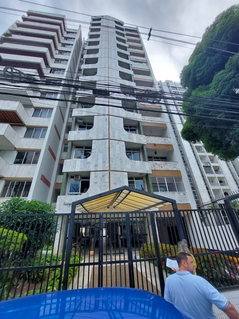 Apartamento de 04 quartos com suíte numa localização maravilhosa do Canela